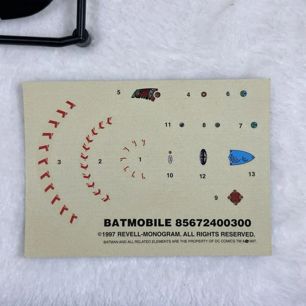 Revell‎ Monogram Batman & Robin Batmobile Model Kit 1:25 Scale 1997 Partial